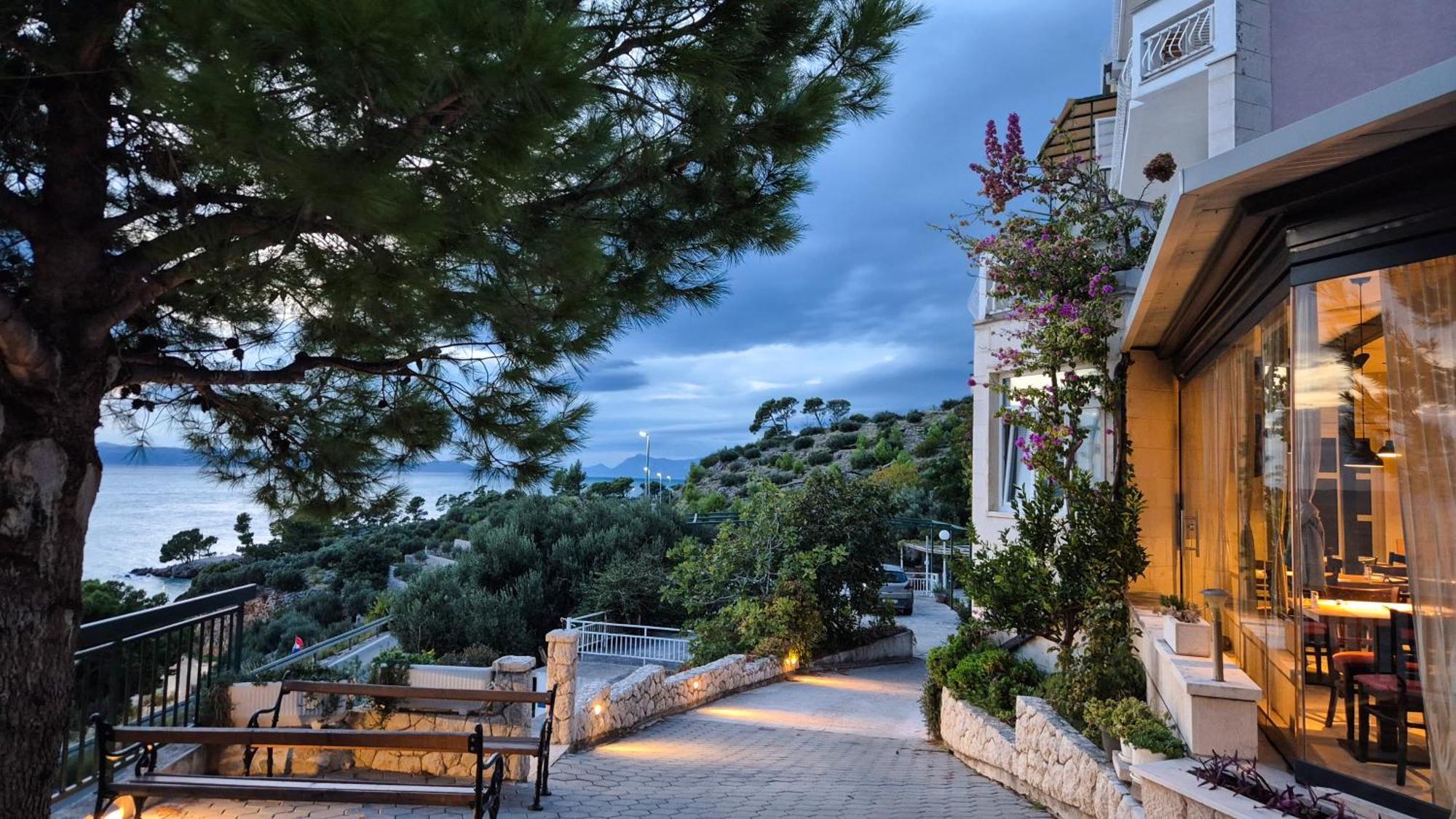 Hotel Cascada Podgora